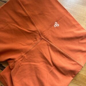 Two aritzia biker shorts